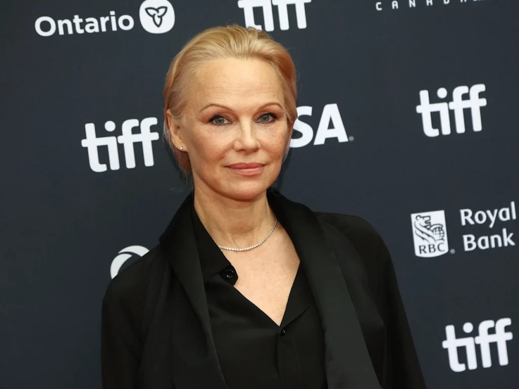 Pamela Anderson Aujourd’hui : Âge, Taille et Transformation Pamela Anderson Aujourd'hui